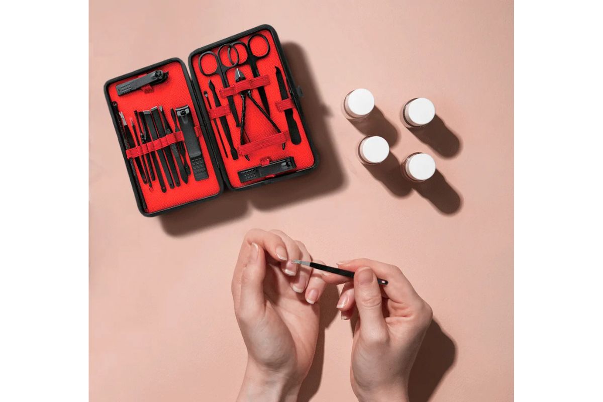 18 in 1 Manicure Travel Cutter