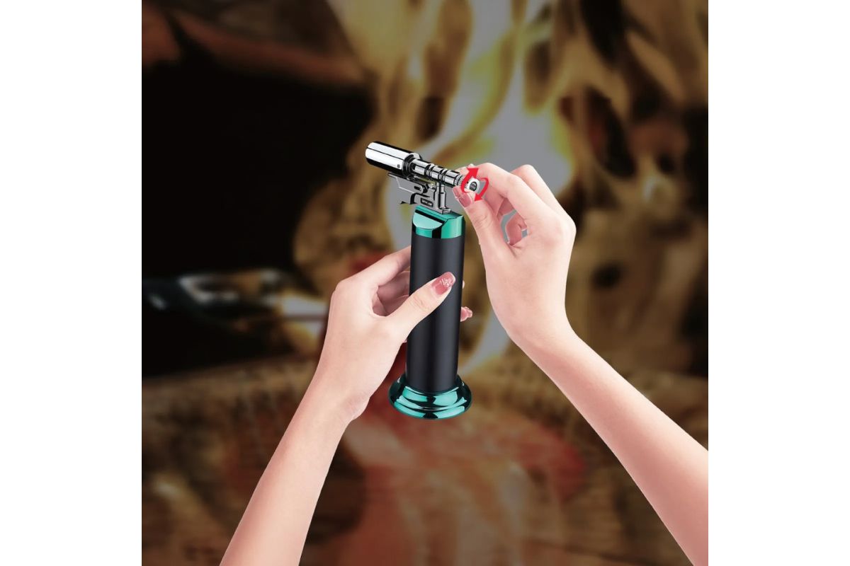 Windproof Lighter - Green Lion