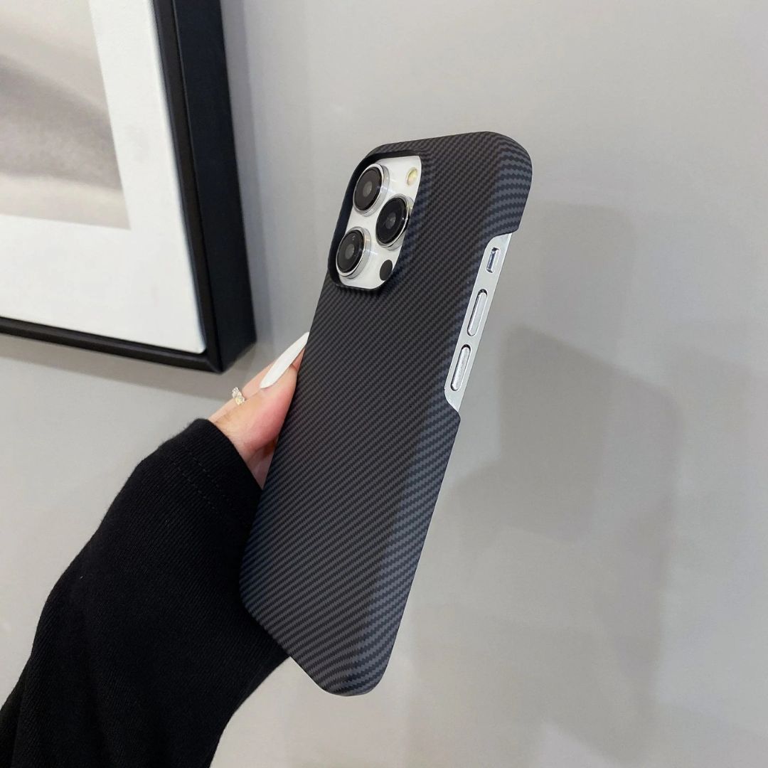 جراب Magesafe من ألياف الكربون لهاتف iPhone 16 Pro Max